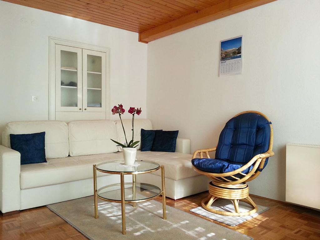 Apartments Ana كْرانْيِسكا غورا المظهر الخارجي الصورة